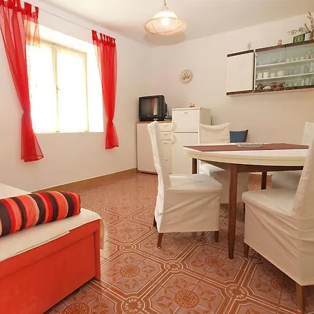 Mirna Pomer 256 Apartmán